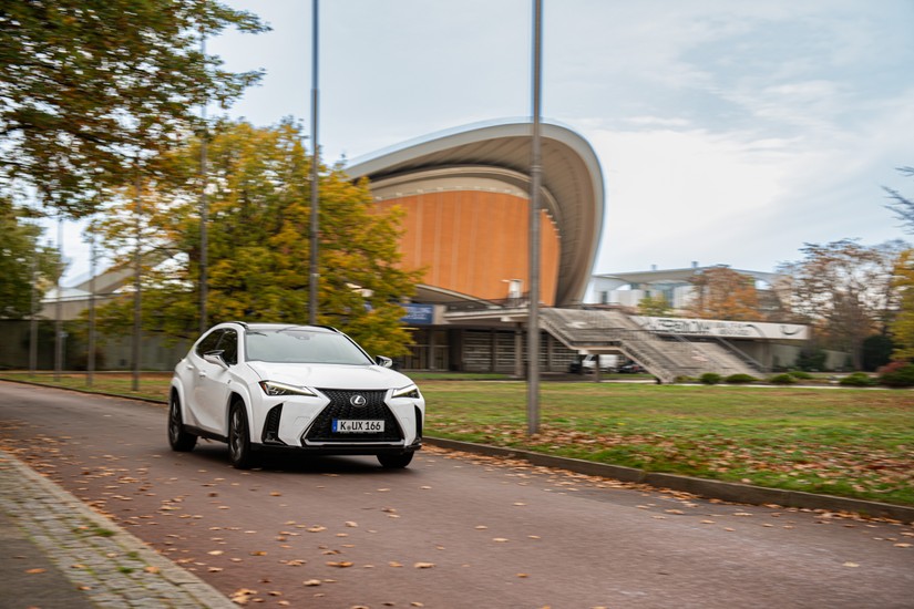 Lexus UX — zdjęcie poglądowe