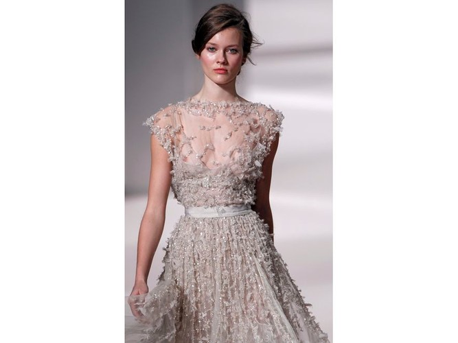 Elie Saab prezentuje w Paryżu kolekcję haute couture na sezon wiosna-lato 2011