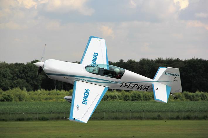 Erstflug mit Weltrekord-Motor / Maiden flight with a record-setting motor