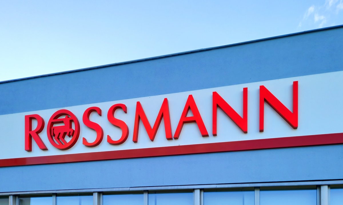 Rossmann zaszalał. Kultowe perfumy kupisz za mniej niż połowę ceny