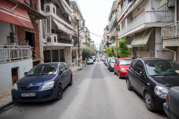 Vlasnik apartmana Beograđanki upao u smeštaj, zavirio i u frižider, a onda je krenuo ka SPAVAĆOJ SOBI! Šokirao je, pa tražio i DOPLATU