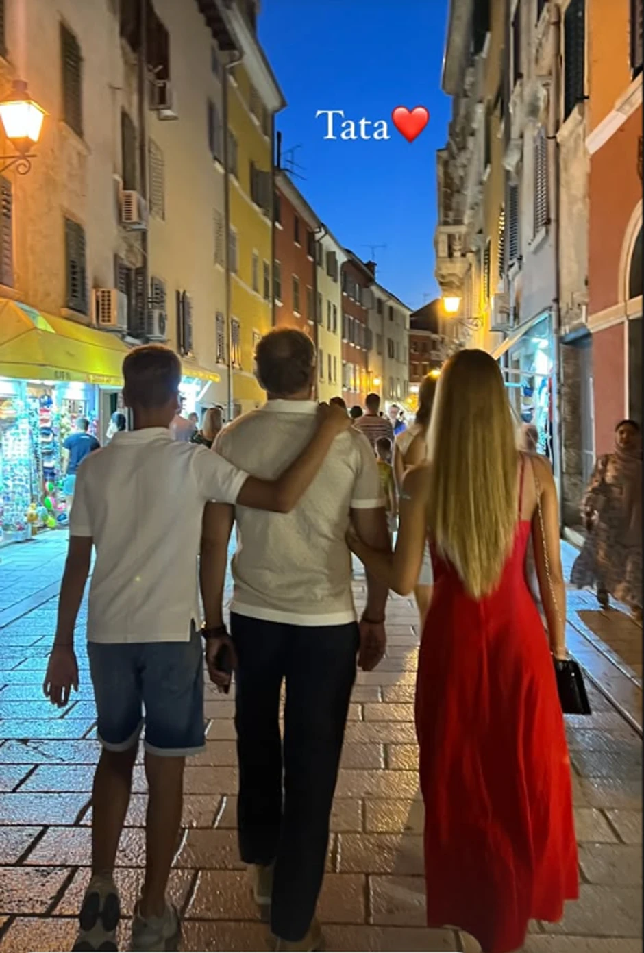 Milan Kalinić sa decom na odmoru