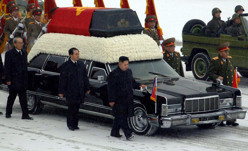 Kim Dzong Un i Jang Song Thaek na pogrzebie Kim Dzong Ila