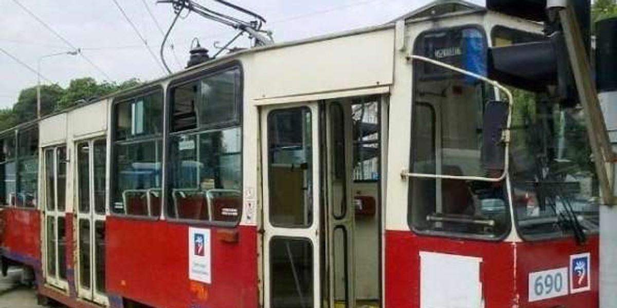 Dramat w Szczecinie. Tramwaj zderzył się z autobusem, są ranni