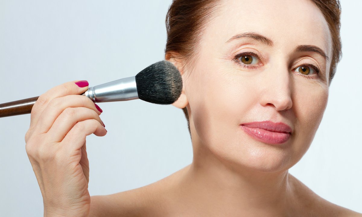 To najlepszy podkład dla 50-latek. Kryje, a do tego napina skórę jak struna