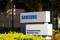 technologiczny kolos pod lupą uokik. urząd zarzuca spółce wprowadzanie klientów w błąd