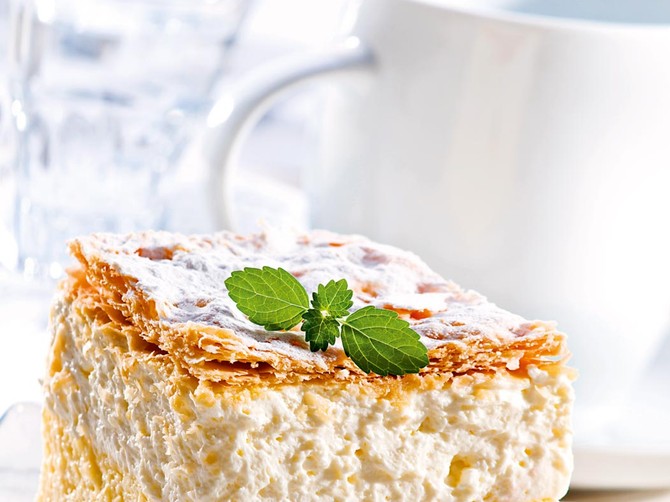 17781_stock-photo-delicious-slovenian-cream-cake-close-up-shoot-shutterstock_61962400