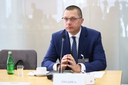 Służby specjalne nie dotykały "dziecka Morawieckiego"? Szczerba dociskał szefa wywiadu