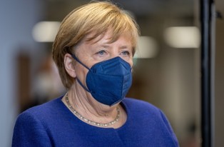 Liczba zakażeń w Niemczech podwaja się co 12 dni. Merkel: Mamy do czynienia z dramatyczną sytuacją