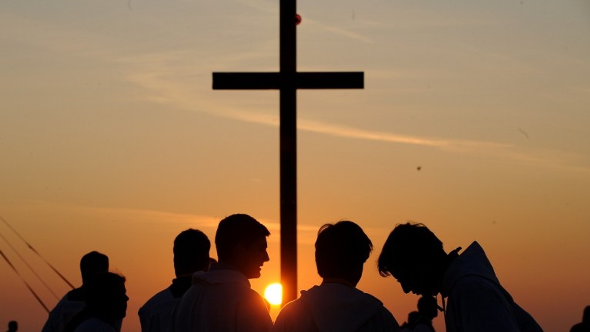 Lubiany przez parafian ksiądz staje przed sądem za molestowanie i rozpijanie 15-latki. Skazany, nadal się broni i przedstawia prokuraturze dowody, które jego zdaniem wskazują na to, że został oskarżony niesłusznie. Ale sąd wydając wyrok nie miał wątpliwości, że zeznania dziewczyny są prawdziwe.