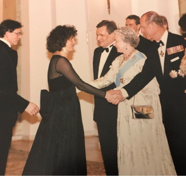 Teresa Rosati z mężem, książę Filip, Elżbieta II oraz Aleksader Kwaśniewski
