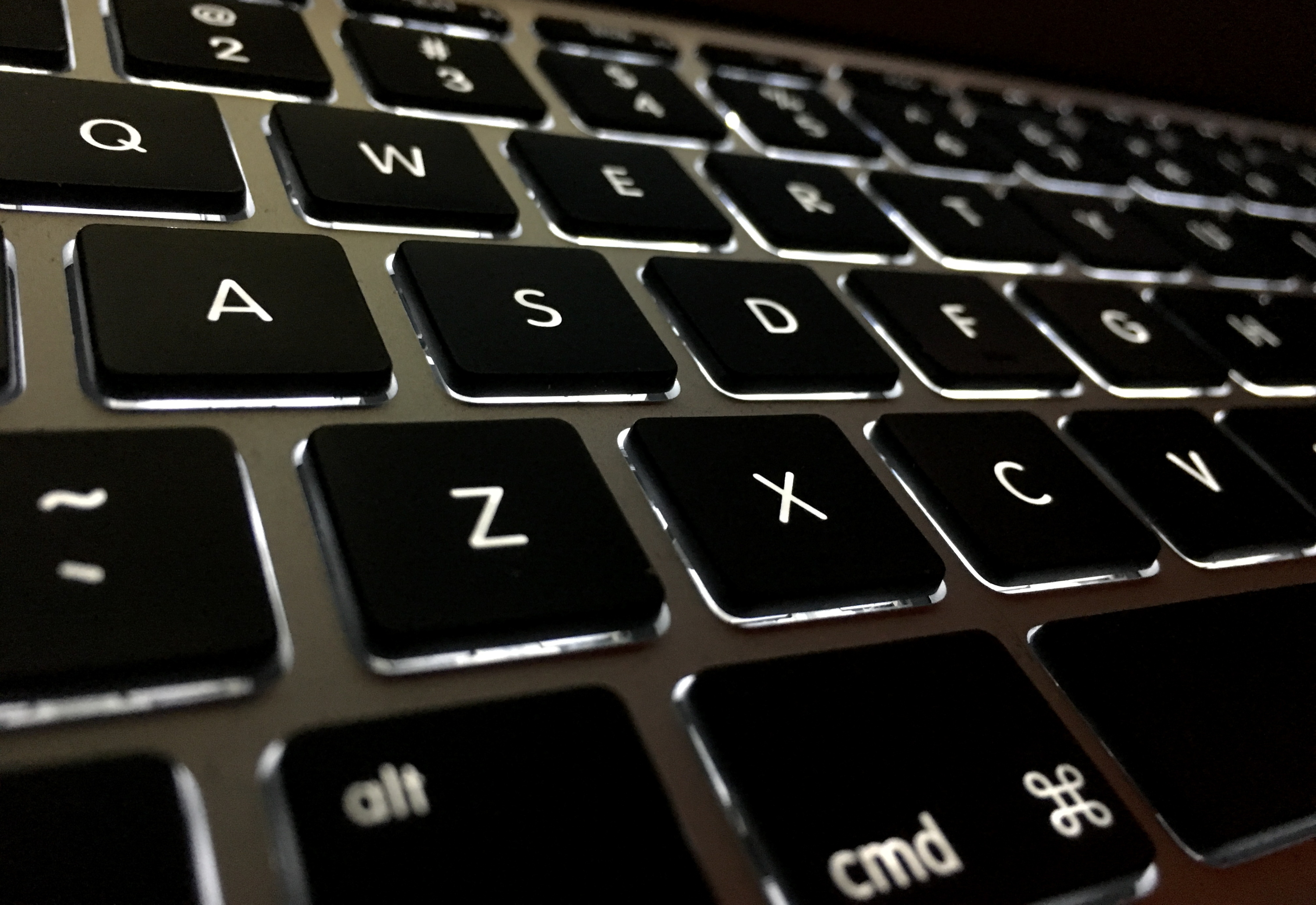 40 tys. cyberprzestępstw w Polsce: oszuści atakują turystów