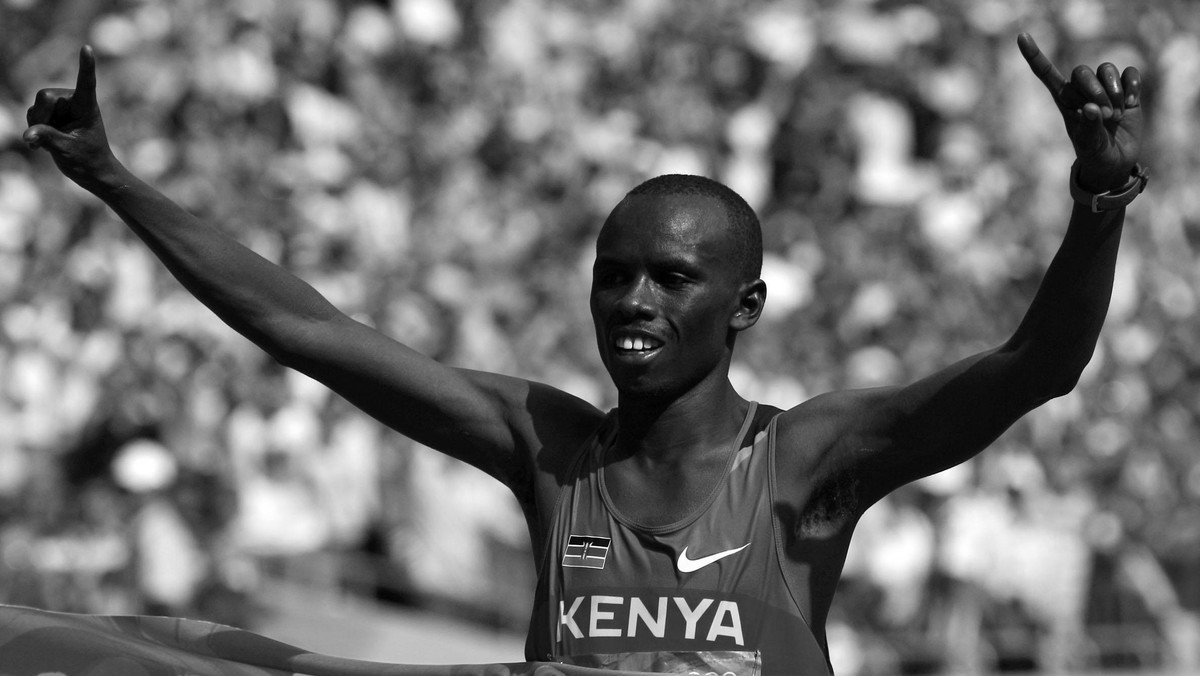 Matka kenijskiego biegacza Samuela Wanjiru nie wierzy, że przyczyną jego śmierci było samobójstwo czy nieszczęśliwy wypadek. Jest przekonana, że w domu mistrza olimpijskiego z Pekinu w maratonie, którego opłakują... trzy żony, doszło do morderstwa.