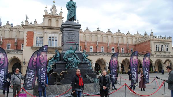 Kopia pomnika Adama Mickiewicza