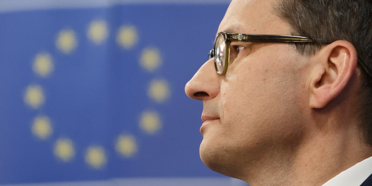 Premier Morawiecki mówi o 100 mld zł wypłacanej dywidendy przez firmy. To pomieszanie z poplątaniem