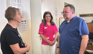 Direktor UKC Niš, doc. dr Milan Lazarević, poručio je da je rezultat postignut ogromnim angažovanjem celog medicinskog tima.