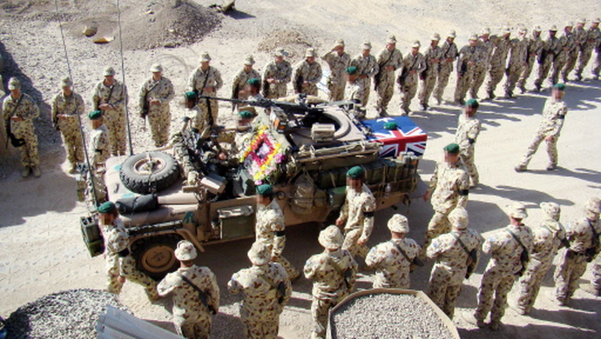 Trzech byłych komandosów australijskich czekają poważne oskarżenia w związku z operacją w Afganistanie w lutym 2009 roku, w której zginęło pięcioro afgańskich dzieci - zapowiedziała australijska prokuratura wojskowa.