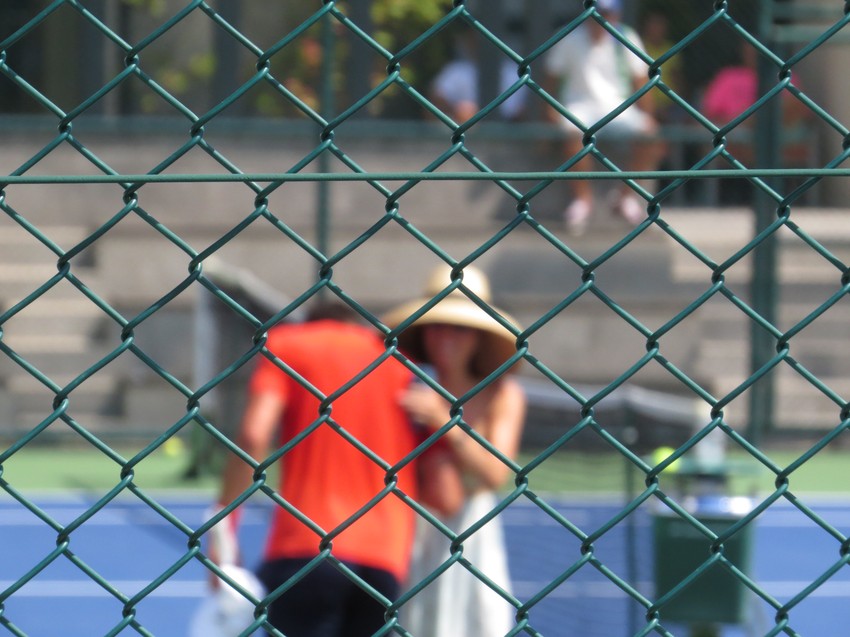 Novak ljubi Jelenu u ruku