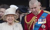 Królowa Elżbieta II musiała wygnać syna z dworu. A jest jej ulubieńcem...