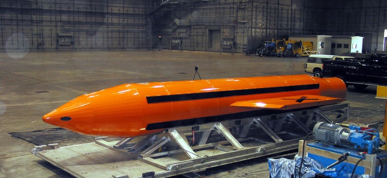 Pierwszy atak tą bronią w historii. USA zrzuciły "matkę wszystkich bomb" na fortecę ISIS