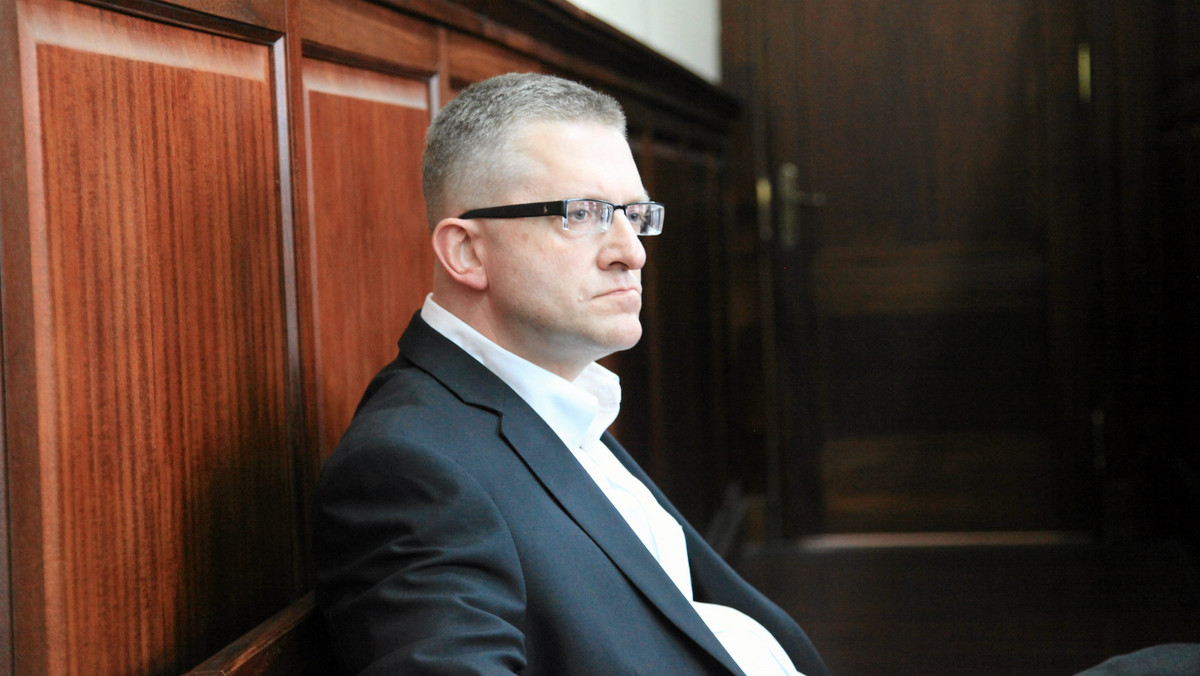 Wrocławski sąd okręgowy utrzymał dzisiaj w mocy wyrok sądu I instancji, który w lutym tego roku skazał na karę grzywny dziennikarza, polityka Grzegorza Brauna oskarżonego o znieważenie policjanta podczas pikiety NOP w 2008 r. Wyrok jest prawomocny.