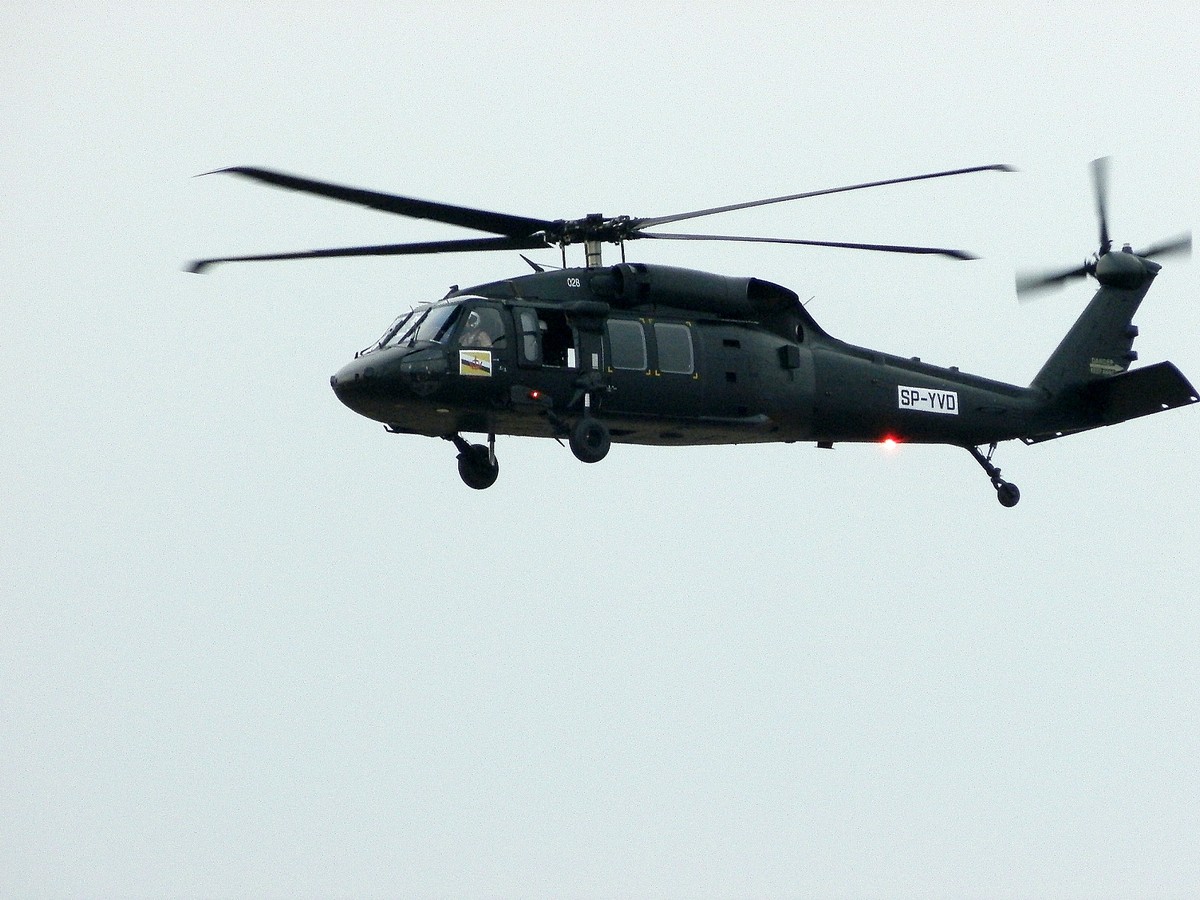 Kupująca sprzęt dla wojska Agencja Uzbrojenia unieważniła postępowania na zakup dla wojska 32 kolejnych śmigłowców S-70i Black Hawk z zakładów PZL Mielec dla Wojska Polskiego