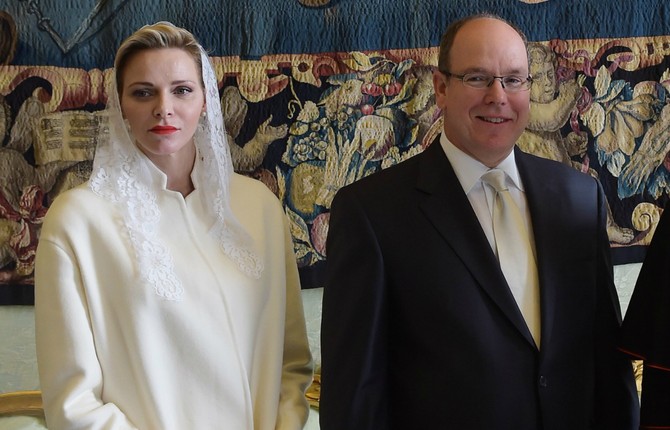 Princeza Šarlin od Monaka i Albert knez od Monaka u ponedeljak u Vatikanu
