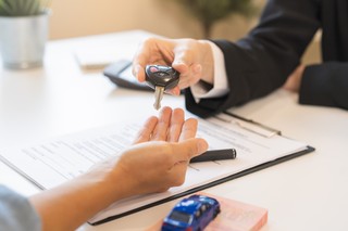 Czy amortyzacja samochodów używanych wyłącznie do wynajmu może stanowić koszt podatkowy?