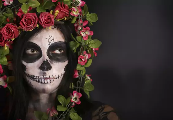 Jak wykonać makijaż Sugar Skull? Krok po kroku