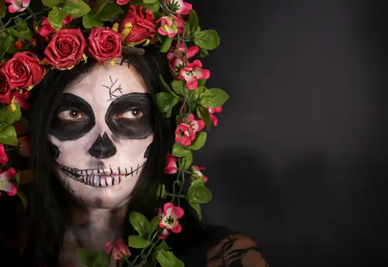 Jak wykonać makijaż Sugar Skull? Krok po kroku