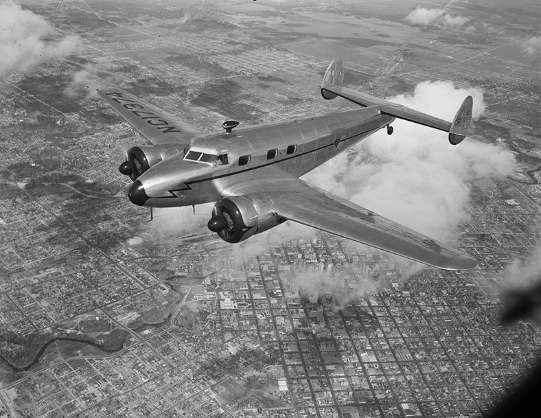 Lockheed L-12 Electra Junior