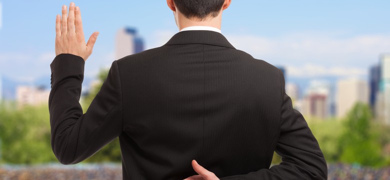 Czemu nie spróbować oddać władzy samorządom? [OPINIA]