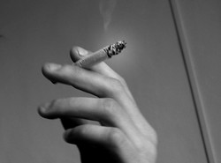 Pół tysiąca mandatu za palenie na przystanku