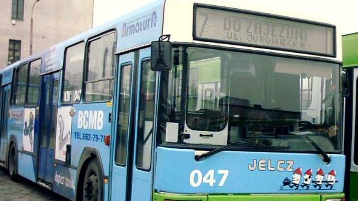 Sporny teren to dzisiejsza zajezdnia KZK przy ul. Jurowieckiej, zajmująca ponad 15.5 tys. metrów kwadratowych.