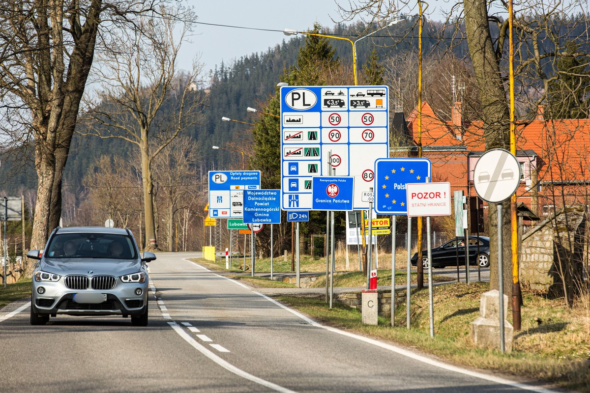 Czesi masowo ruszyli do Polski. Zostało im kilka czasu. "Większy wybór"