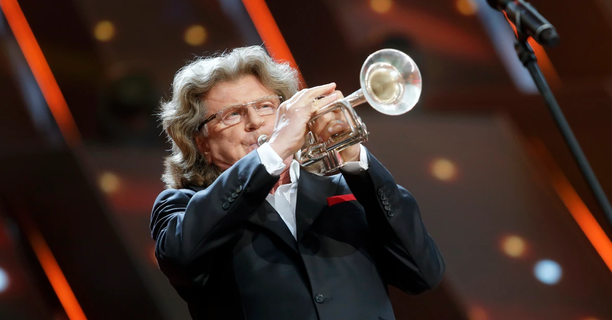 Wakacyjny hit, który miał premierę zimą. Skromna poetka, naturyści i Zbigniew Wodecki