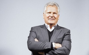 Jakie wykształcenie ma Aleksander Kwaśniewski? Czy Prezydent musi mieć co najmniej średnie wykształcenie?