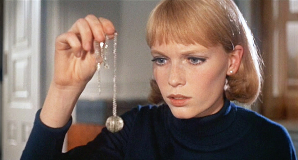 Mia Farrow w filmie "Dziecko Rosemary" (1968)