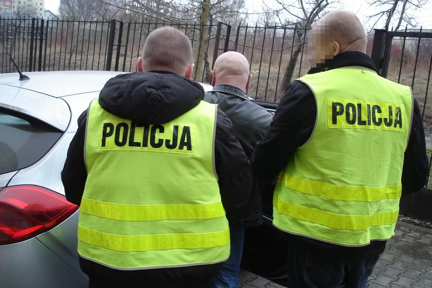 Policja rozbiła gang sutenerów