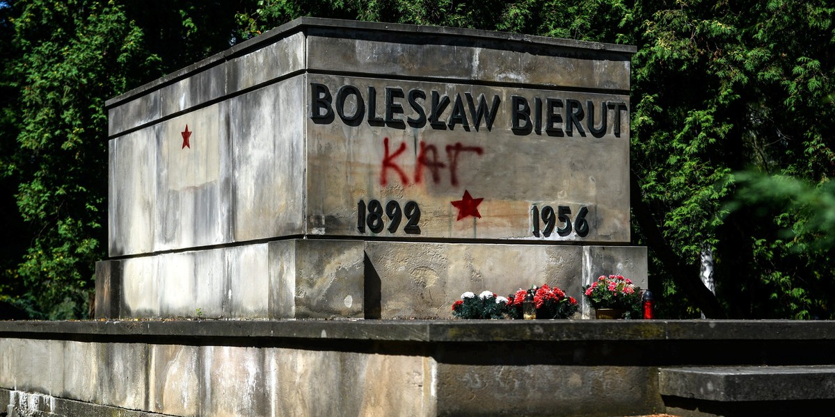 Wyczyściła grób Bieruta. To ważna osoba w partii 