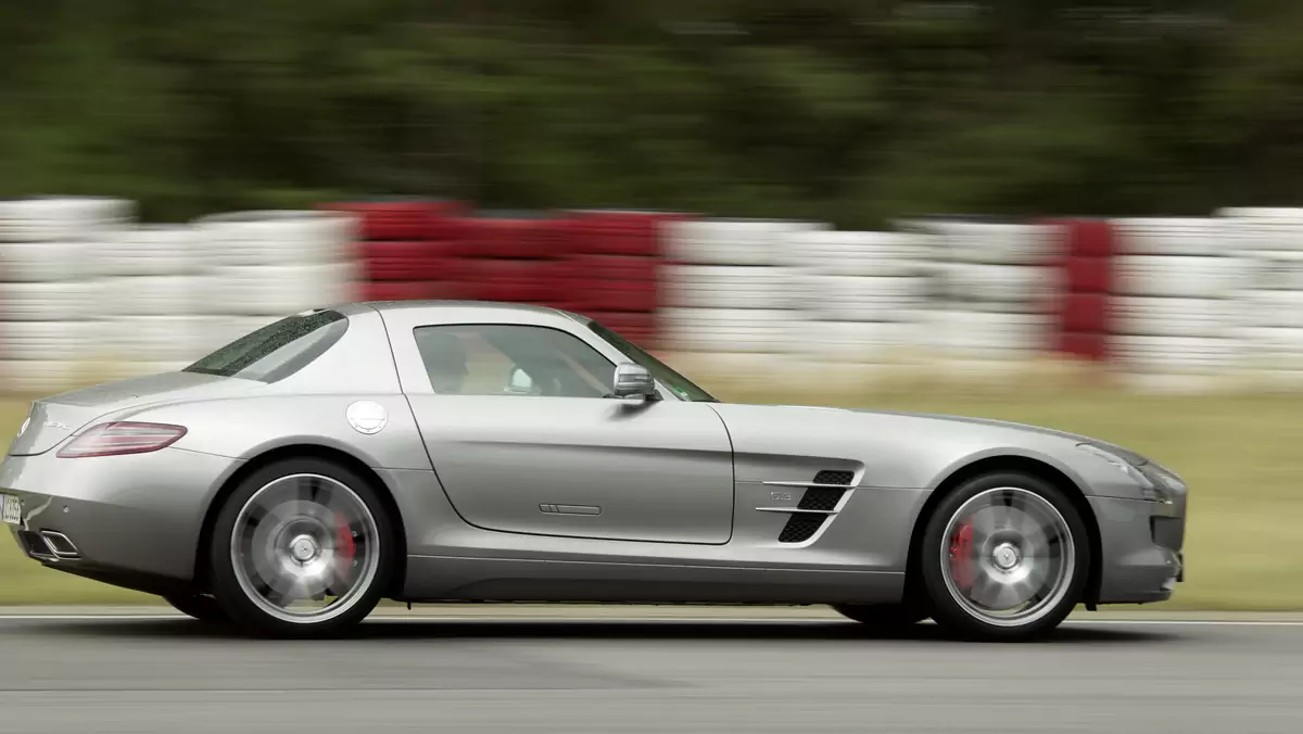 Mercedes SLS z aktywnym zawieszeniem