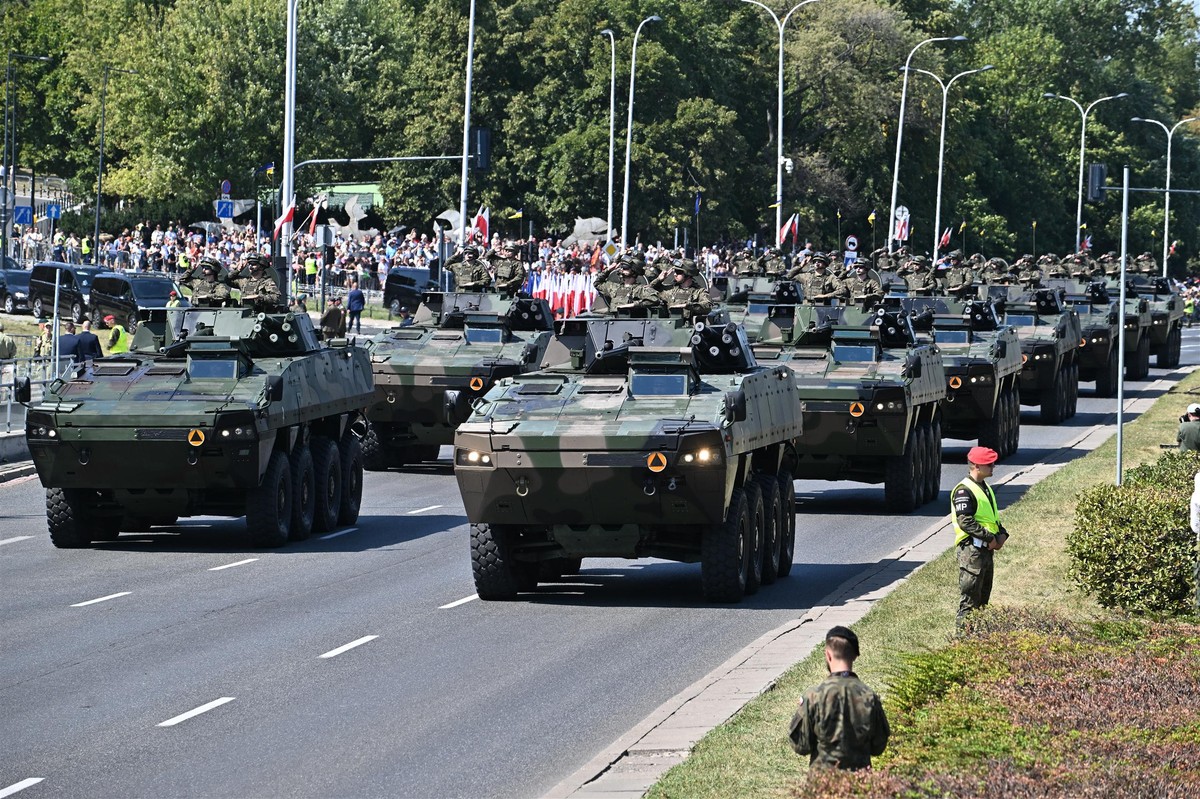 O której zaczyna się defilada w Warszawie? Wojsko przemaszeruje z północy na południe