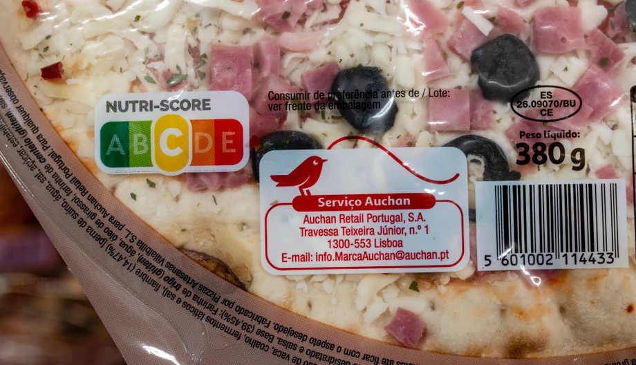 Oznaczenie Nutri-Score na pizzy w sklepie Auchan w Portugalii