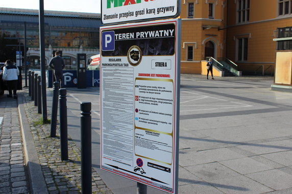 We Wrocławiu taksówkarze mają problem z odbiorem klientów z dworca