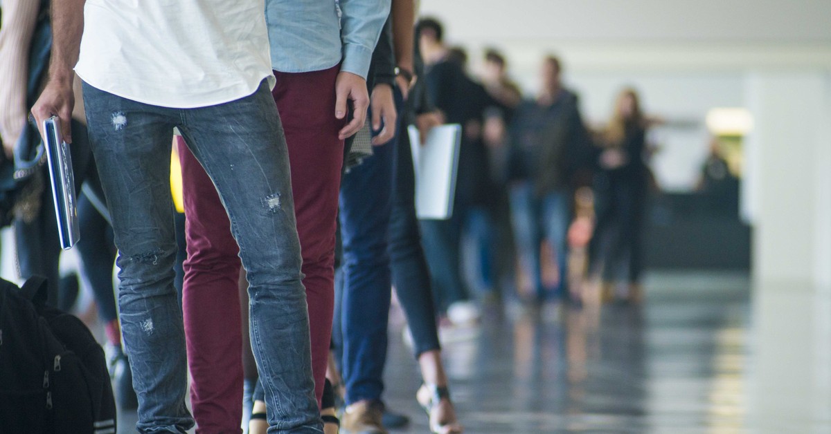 Siedzimy na granacie z wyciągniętą zawleczką. Kryzys młodych na rynku pracy