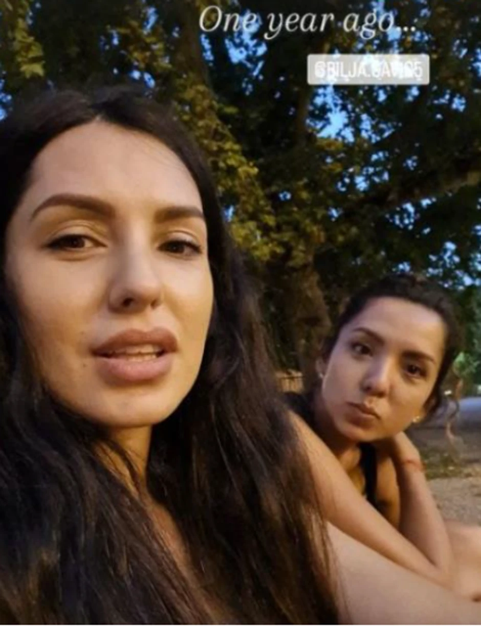 Tanja Savić sa sestrom