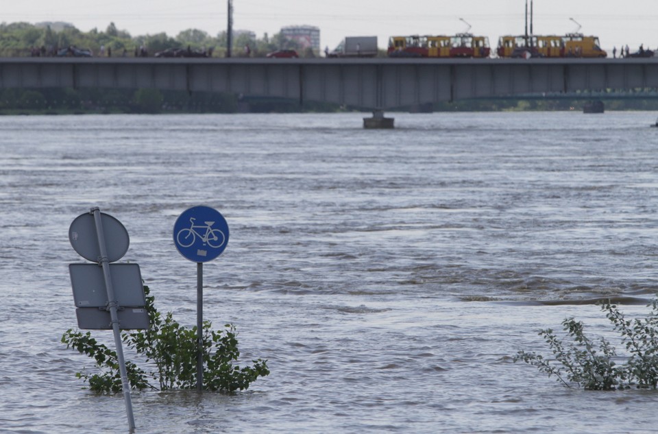 WARSZAWA POWÓDŹ LEWY BRZEG WISŁY ŚCIEŻKI ROWEROWE