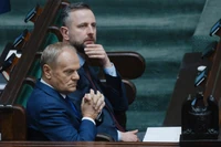 Czarne chmury nad rządem. Donald Tusk nie może spać spokojnie [OPINIA]