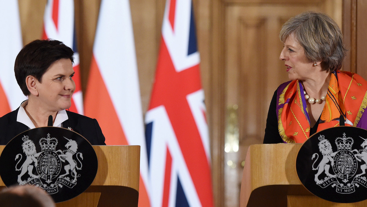 Relacje Polski i Wielkiej Brytanii są strategiczne dla obu krajów - podkreśliły premier Beata Szydło i Theresa May po pierwszych polsko-brytyjskich konsultacjach międzyrządowych, które odbyły się w Londynie.