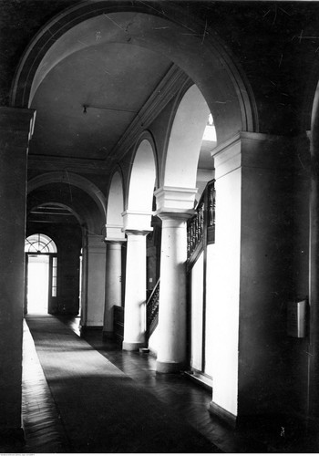 Jeden z korytarzy w budynku polskiego parlamentu